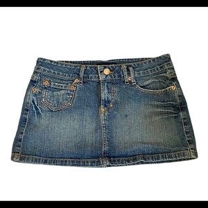 Y2K denim mini skirt w cute pocket detail